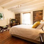Stonehouse 2-Bed, Pet Friendly & Long Stays