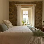 Stonehouse 2-Bed, Pet Friendly & Long Stays